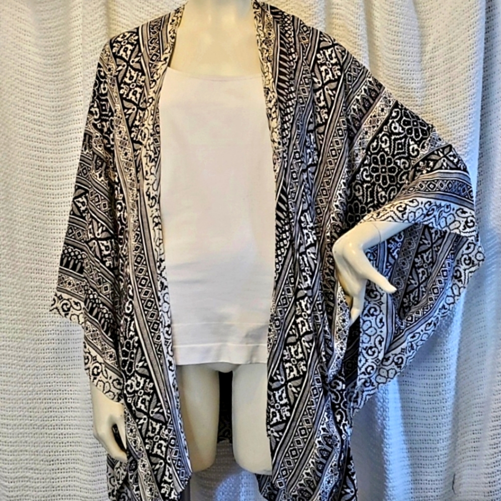 (SOLD) Lane Bryant Kimono Cover Up - Picture 1 of 8